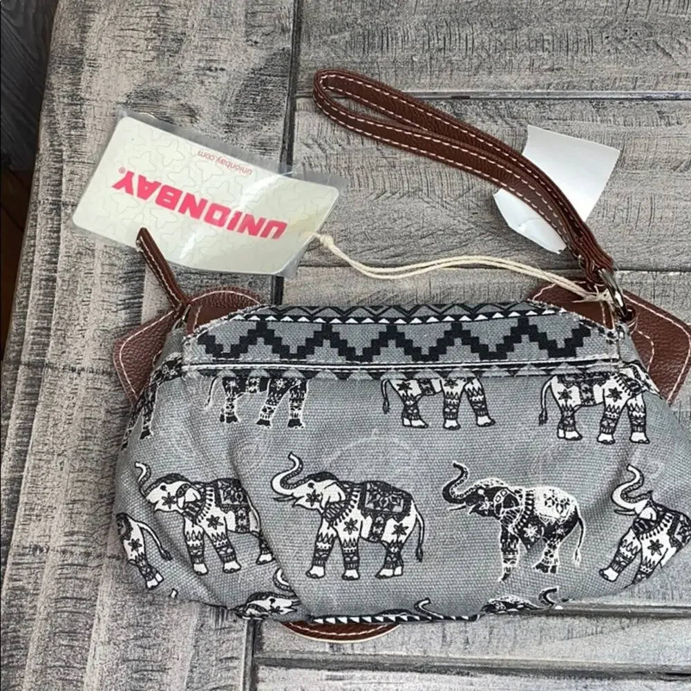 Unionbay Elephant Wristlet Clutch NWT